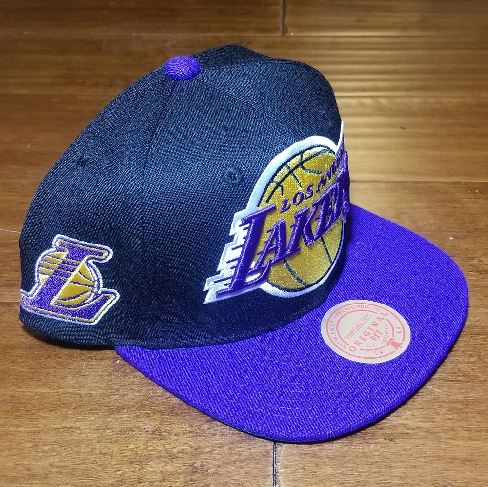 Los Angeles Lakers Mitchell and Ness Snapback hat